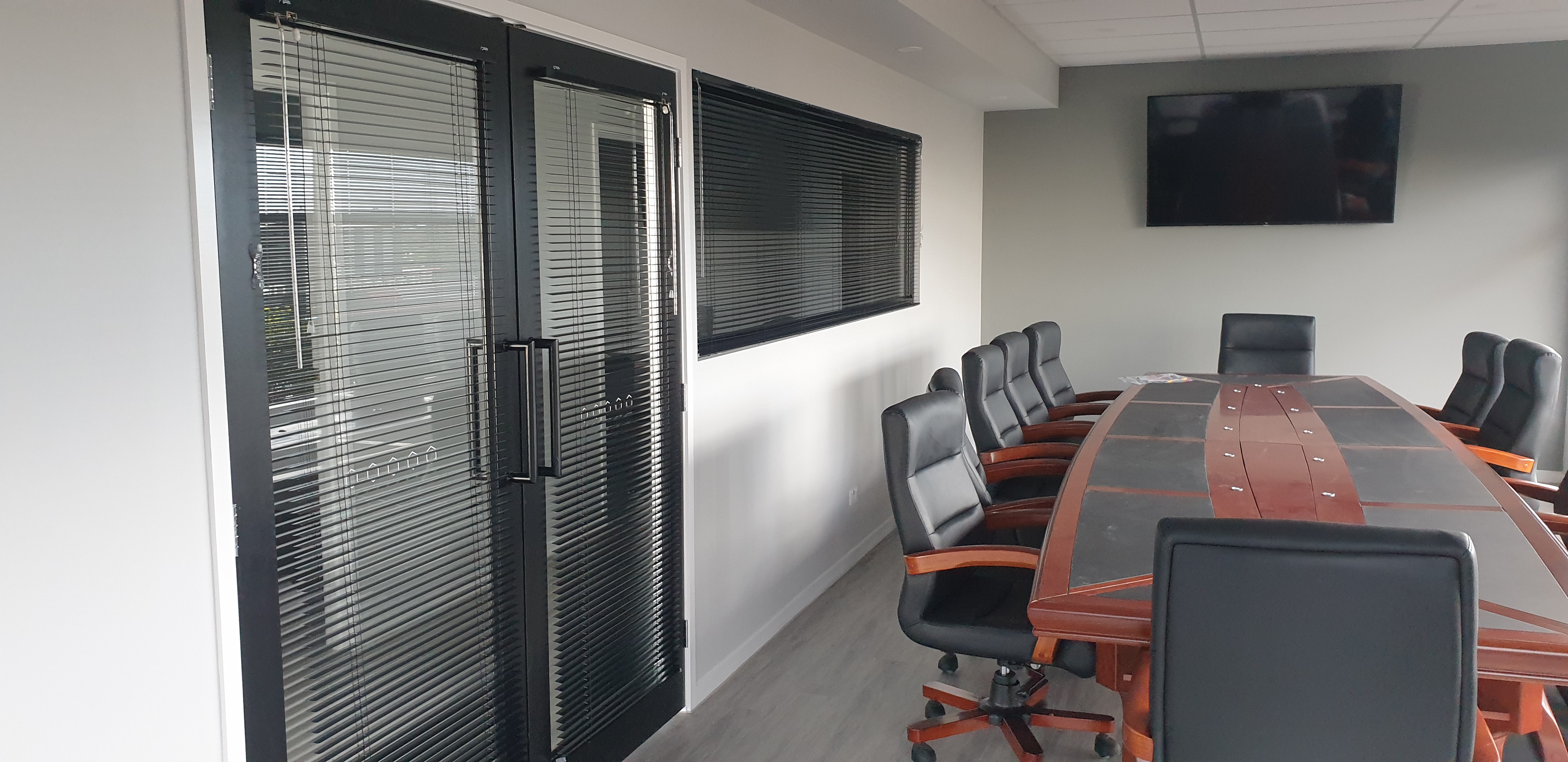Venetian Blind  - Black (25mm Aluminium)