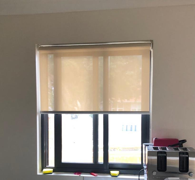 Express Roller Blind - Corrida Sunscreen White Linen